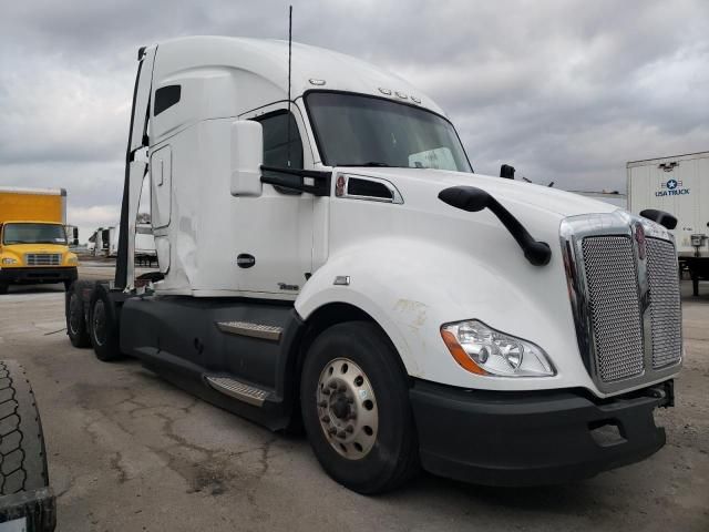 2021 Kenworth Construction T680