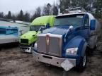 2020 Kenworth Construction T880