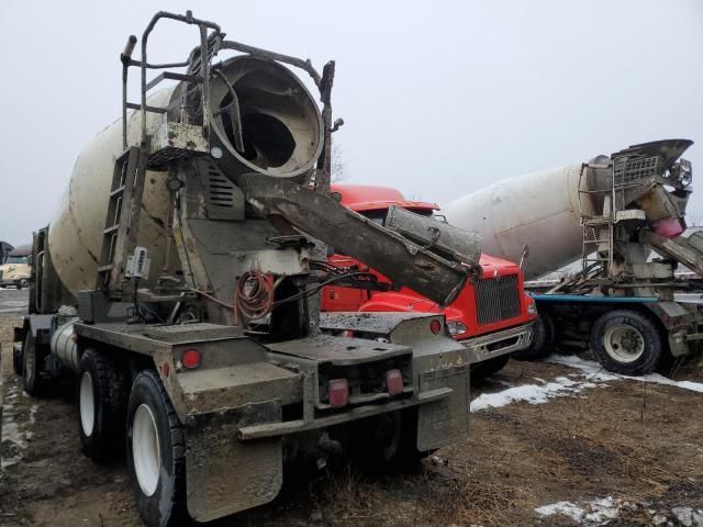 2005 Mack 700 CT700