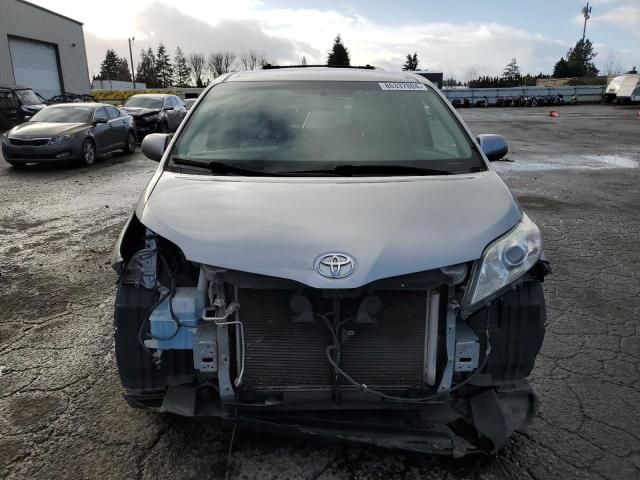 2017 Toyota Sienna LE