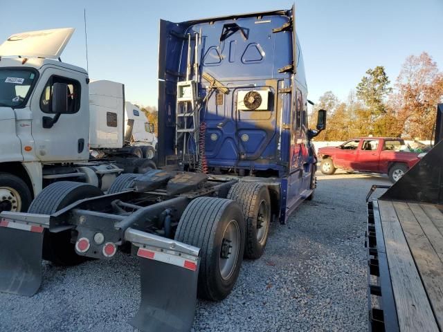 2015 Freightliner Cascadia 125