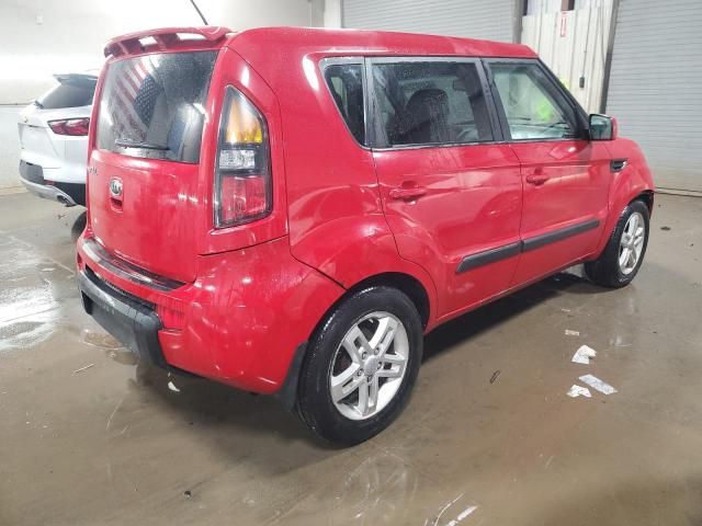 2011 KIA Soul +