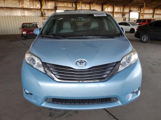 2017 Toyota Sienna XLE