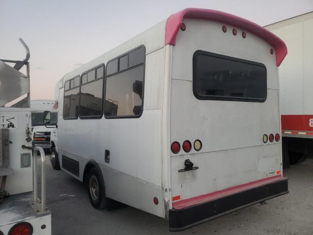 2011 Ford Econoline E350 Super Duty Cutaway Van