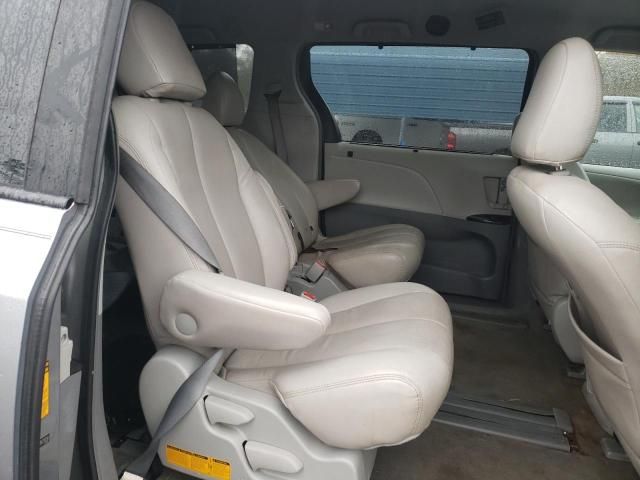 2013 Toyota Sienna LE