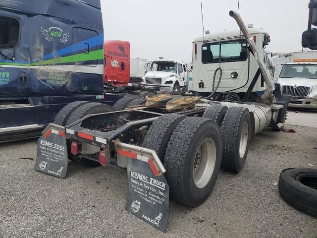 2015 Mack 600 CXU600