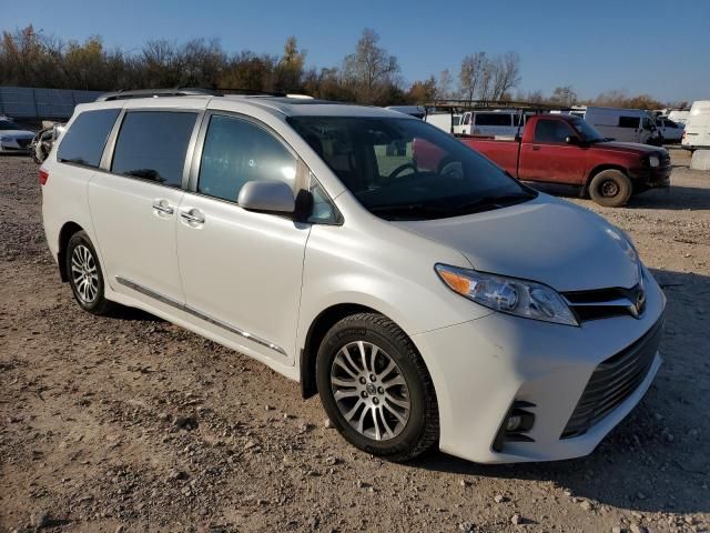 2018 Toyota Sienna XLE