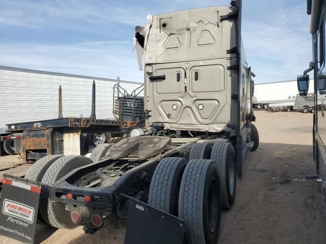 2021 Freightliner Cascadia 126