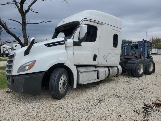 2019 Freightliner Cascadia 126