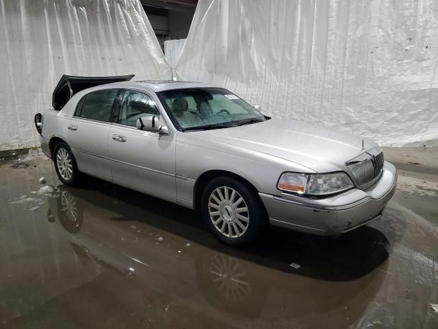 2004 Lincoln Town Car Executive