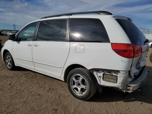 2004 Toyota Sienna CE