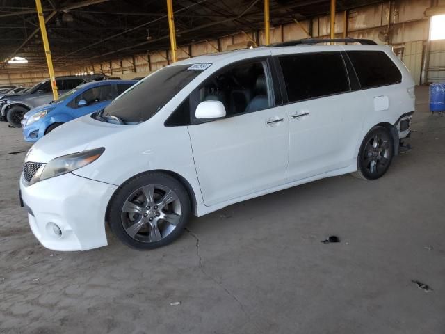 2015 Toyota Sienna Sport