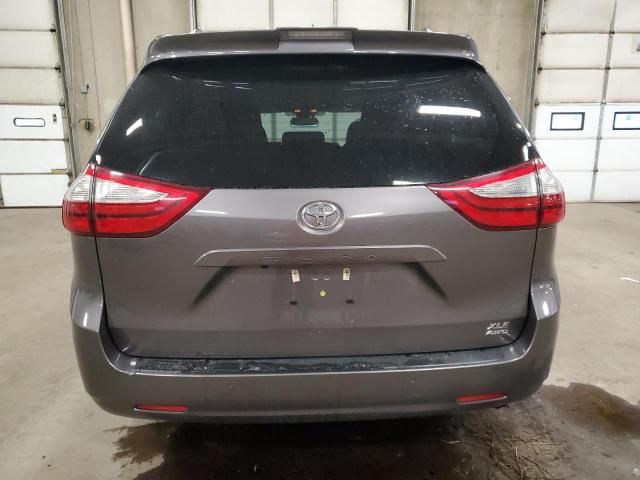 2018 Toyota Sienna XLE