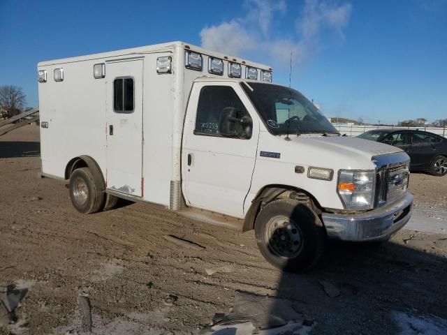 2018 Ford Econoline E350 Super Duty Cutaway Van