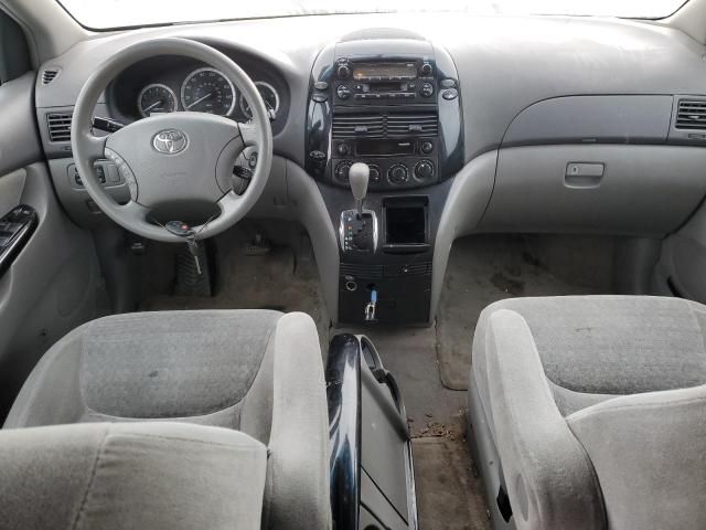 2005 Toyota Sienna CE