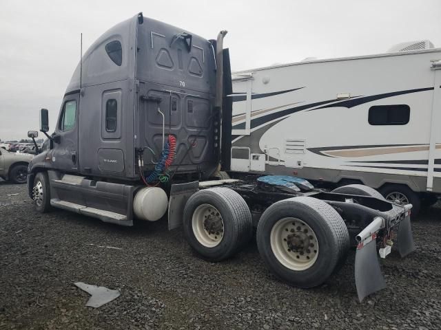 2008 Freightliner Cascadia 125