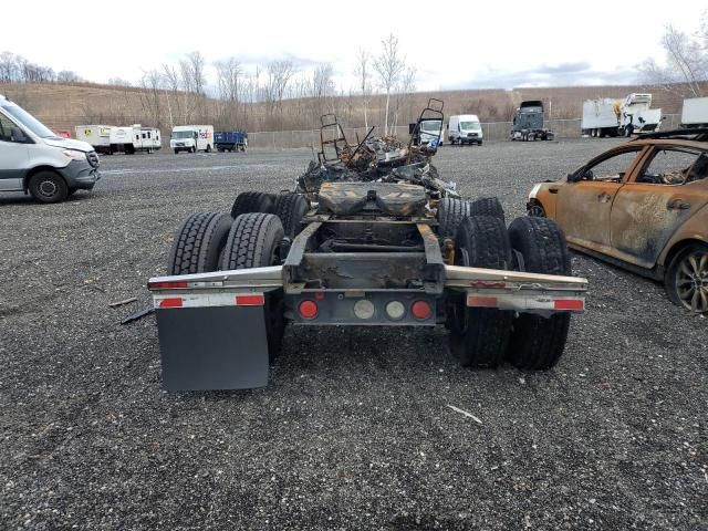 2002 Freightliner Conventional Columbia