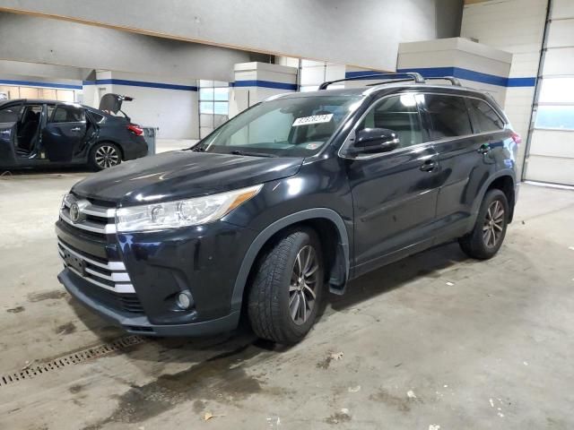 2017 Toyota Highlander SE