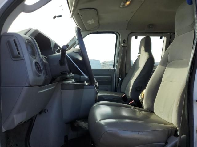 2010 Ford Econoline E350 Super Duty Wagon