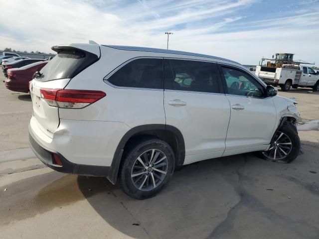 2017 Toyota Highlander SE