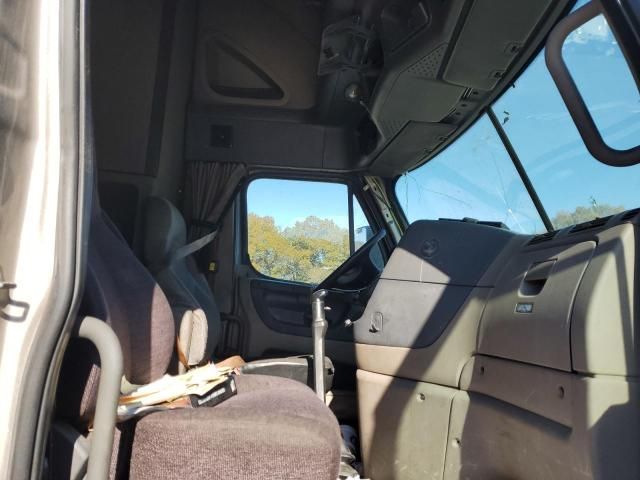 2015 Freightliner Cascadia 125