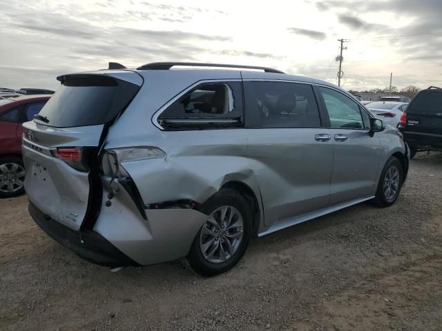 2021 Toyota Sienna XLE