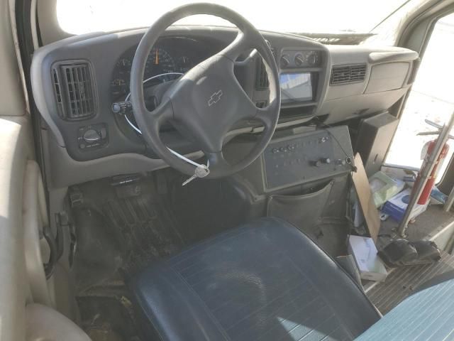 2001 Chevrolet Express Cutaway G3500