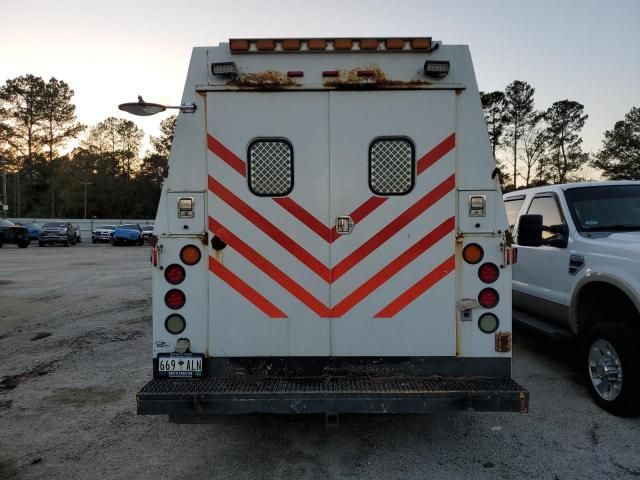 2010 Ford Econoline E450 Super Duty Cutaway Van