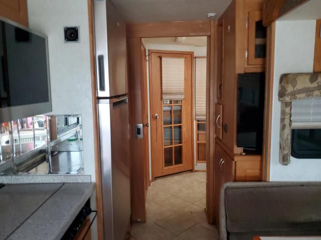 2005 Workhorse Custom Chassis Motorhome Chassis W22