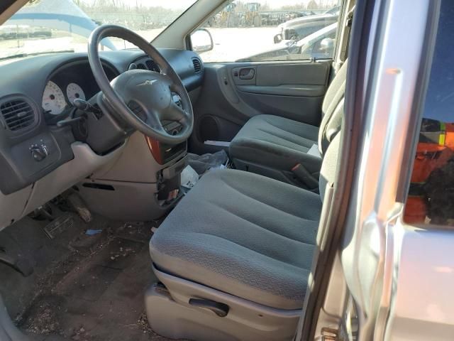 2005 Chrysler Town & Country