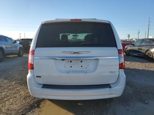 2013 Chrysler Town & Country Touring