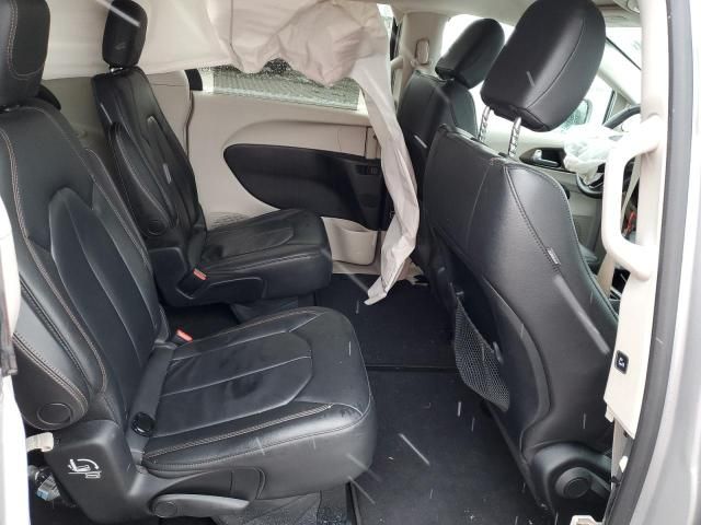 2017 Chrysler Pacifica Touring l