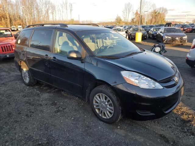 2010 Toyota Sienna LE