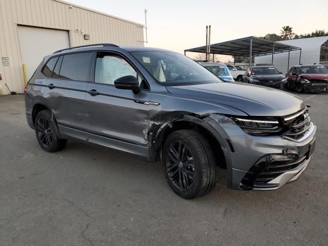 2022 Volkswagen Tiguan SE R-LINE Black