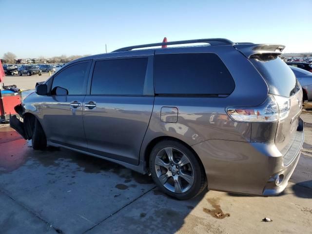 2015 Toyota Sienna Sport