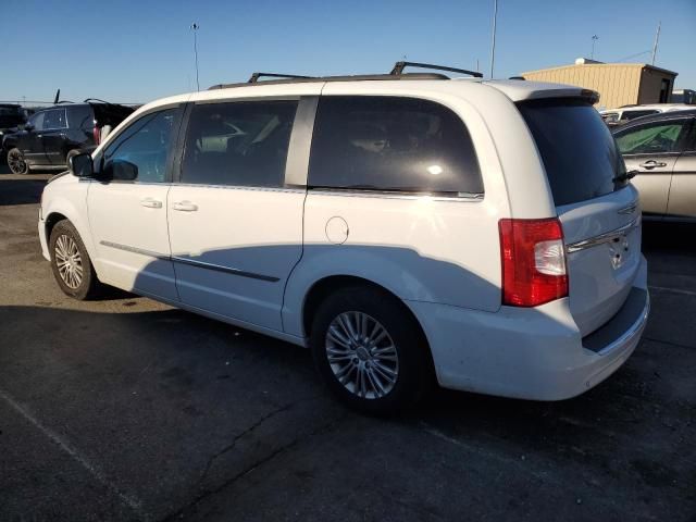 2015 Chrysler Town & Country Touring L