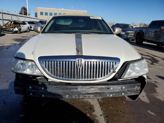 2005 Lincoln Town Car Signature Limited