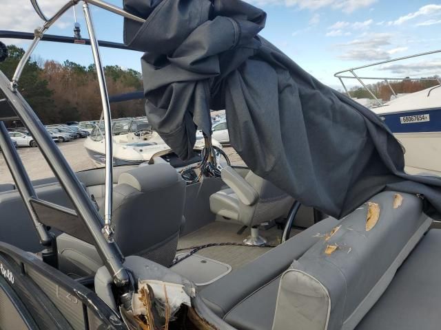 2021 Bennington Marine Boat