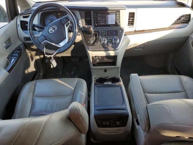 2018 Toyota Sienna XLE