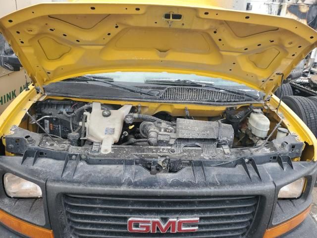 2013 GMC Savana Cutaway G3500