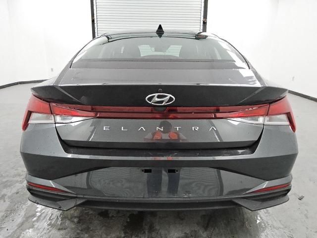 2021 Hyundai Elantra SE