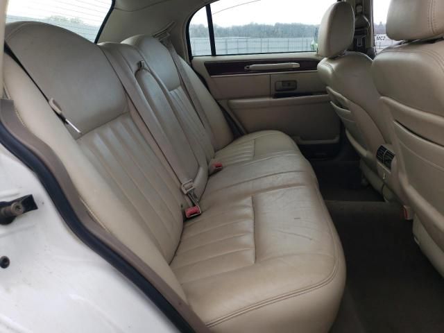 2003 Lincoln Town Car Executive