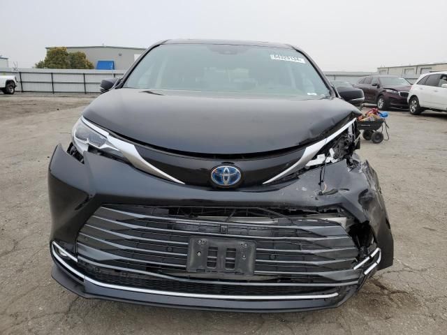 2022 Toyota Sienna Limited