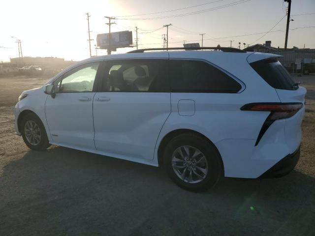 2021 Toyota Sienna LE