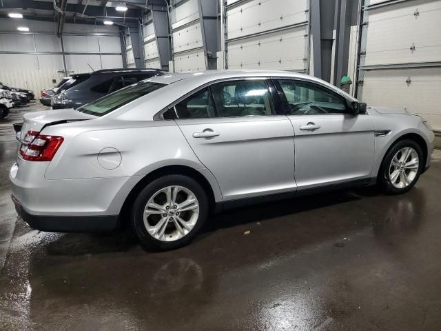 2016 Ford Taurus SE