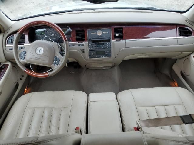 2003 Lincoln Town Car Signature