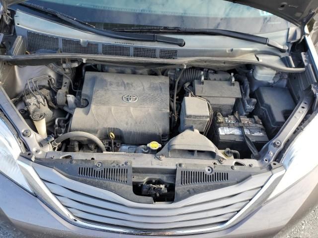 2013 Toyota Sienna XLE