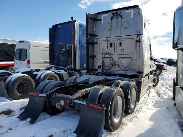 2016 Freightliner Cascadia 125