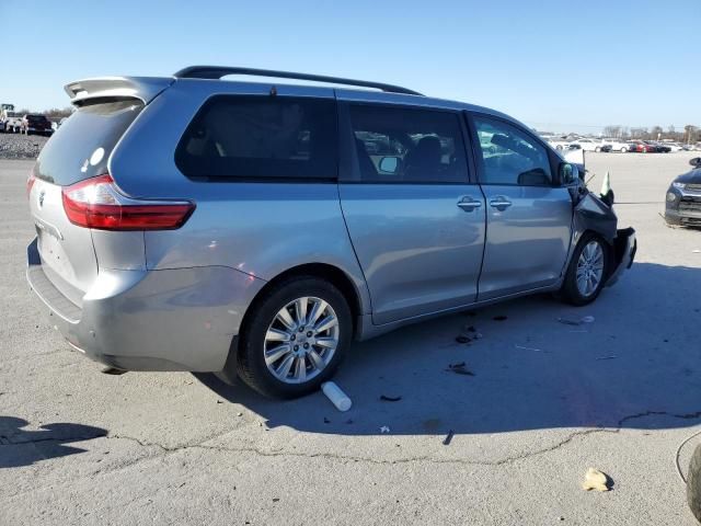 2017 Toyota Sienna XLE