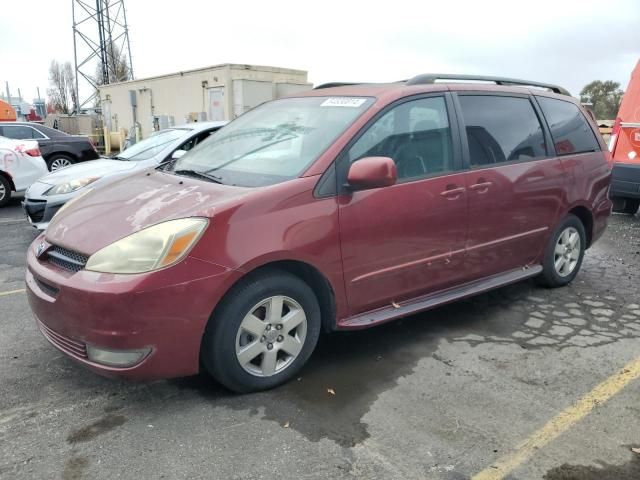 2004 Toyota Sienna XLE